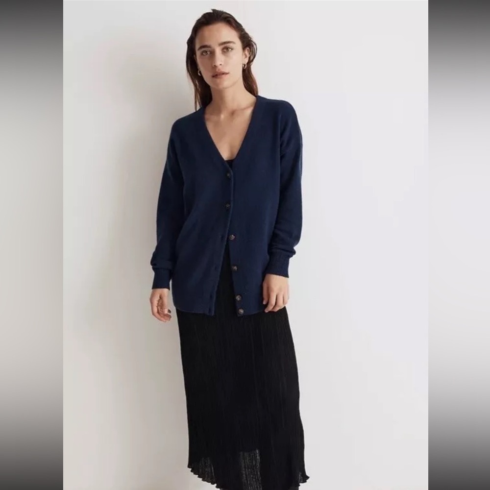 Madewell V-Neck Relaxed Cardigan in Navy Blue